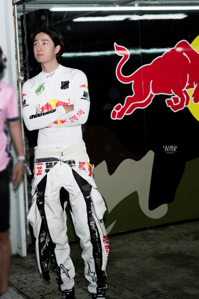 wxyzybxz's tweet photo. Wang Yibo 🥹😍

𝑼𝑵𝑫𝑬𝑭𝑬𝑨𝑻𝑬𝑫☝️ 

cr GlobalFever全球热丨0805x1005
85RACING ENGINE ROARS
#WANGYIBOxRACE2CGT2026R3 https://t.co/L87U5IcHlx