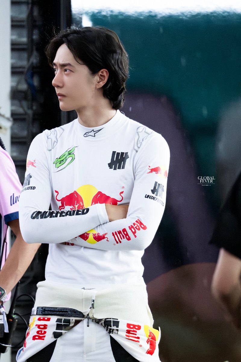 wxyzybxz's tweet photo. Wang Yibo 🥹😍

𝑼𝑵𝑫𝑬𝑭𝑬𝑨𝑻𝑬𝑫☝️ 

cr GlobalFever全球热丨0805x1005
85RACING ENGINE ROARS
#WANGYIBOxRACE2CGT2026R3 https://t.co/L87U5IcHlx