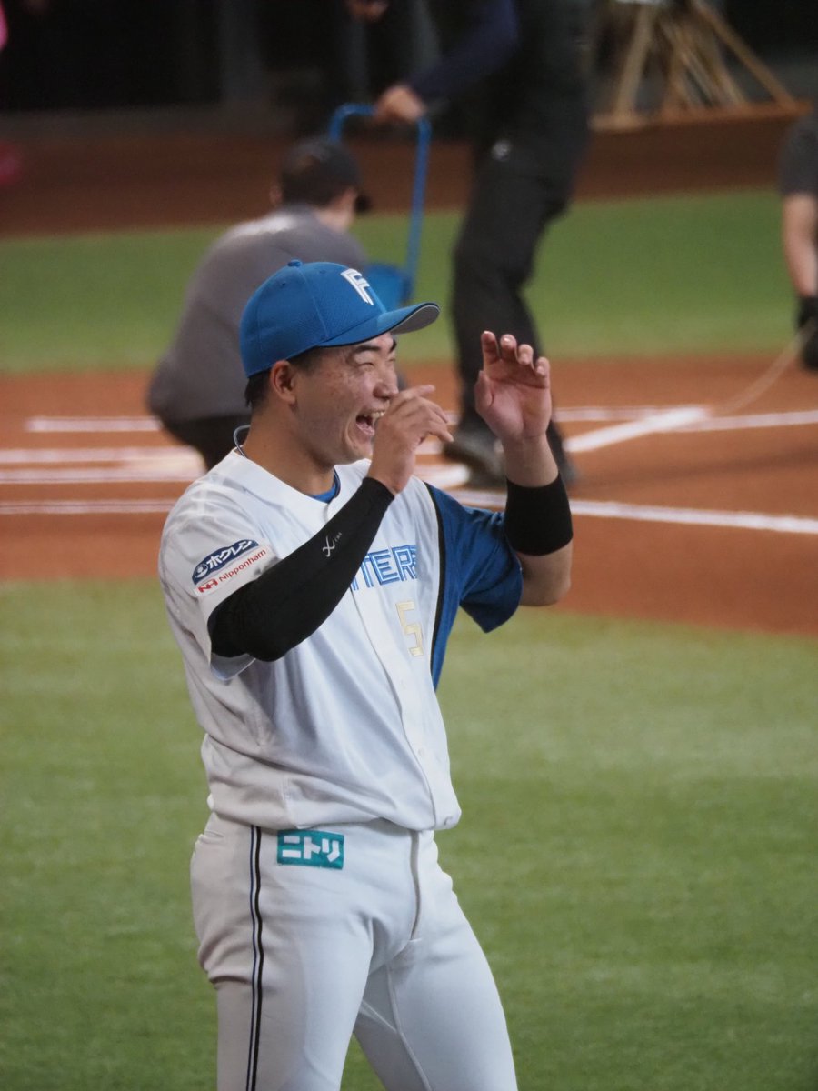 fb_30523's tweet photo. フレップとお話して特大笑顔のがたしゅーかわいい(,,˃ ᵕ ˂,,)~ෆ
 #lovefighters  #山縣秀 https://t.co/JjMARIbKVJ