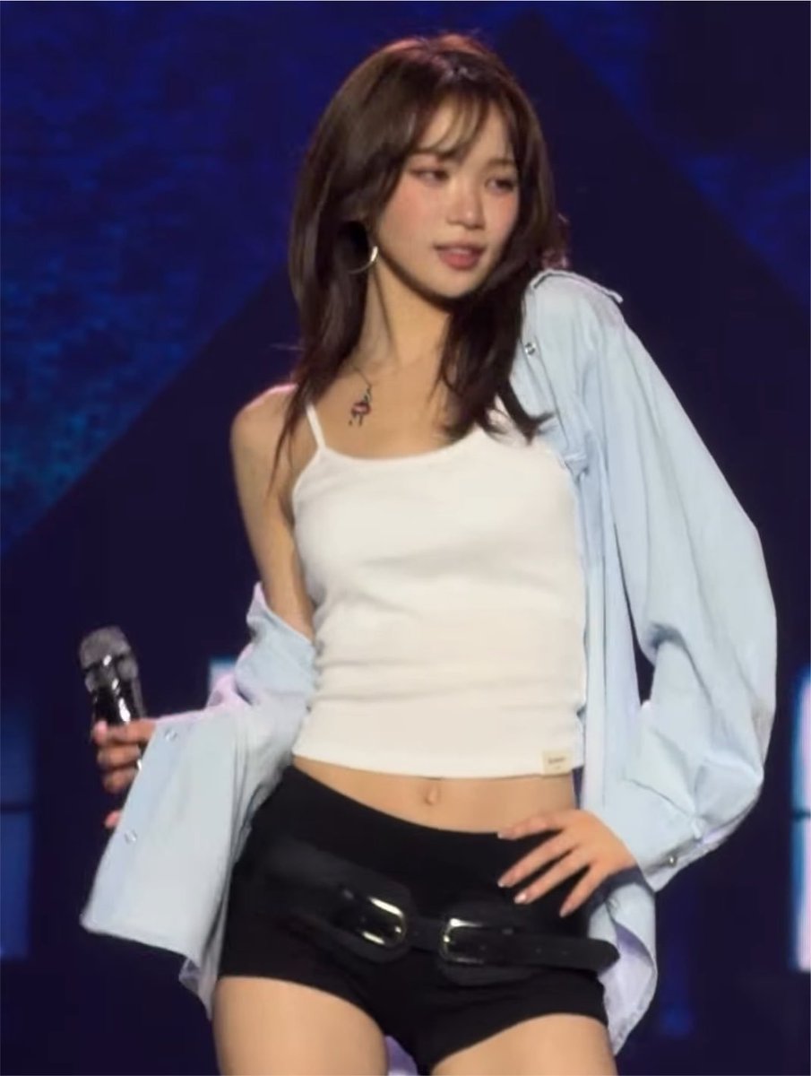 bababoobas's tweet photo. Love this outfit so much of Chaewon
#kpopnsfw #kpopfap https://t.co/OJ9aiPVZq8