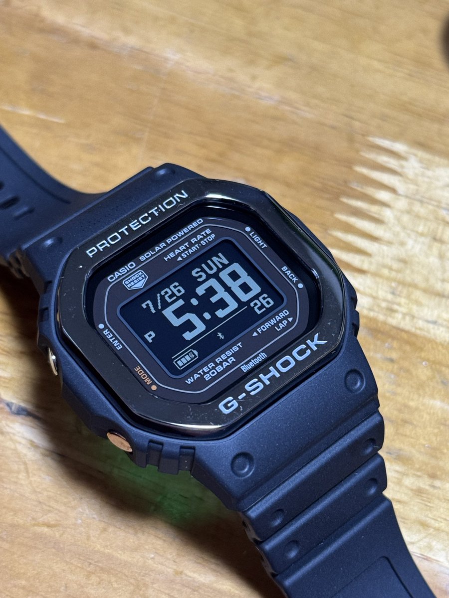 blackpepper375's tweet photo. G-SHOCKのスマートウォッチ買った
AppleWatchよりラフに使えるし見た目も🙆‍♂️ https://t.co/DpgI4OPuu9