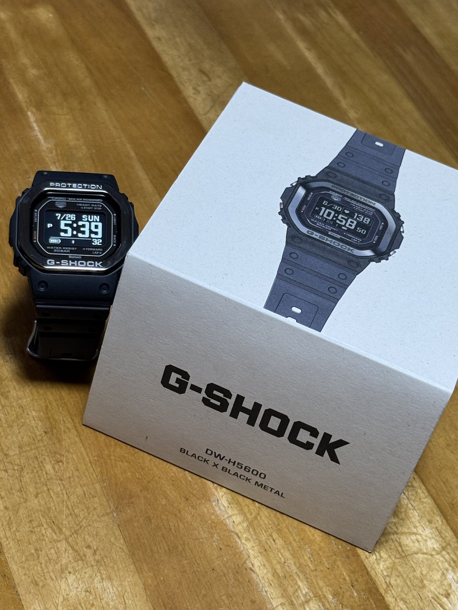 blackpepper375's tweet photo. G-SHOCKのスマートウォッチ買った
AppleWatchよりラフに使えるし見た目も🙆‍♂️ https://t.co/DpgI4OPuu9