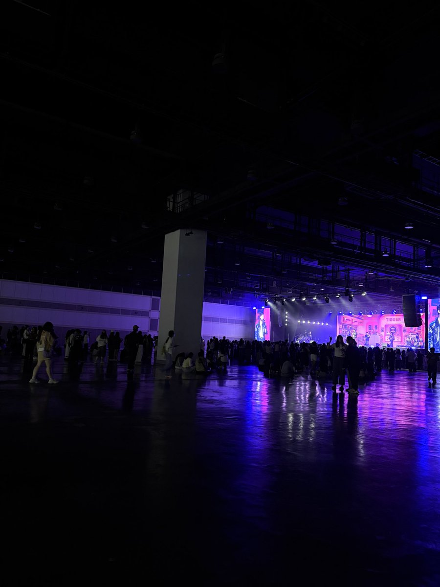 hyj0102_'s tweet photo. อยู่play stage นะคะ https://t.co/yy9FhmO2Dz