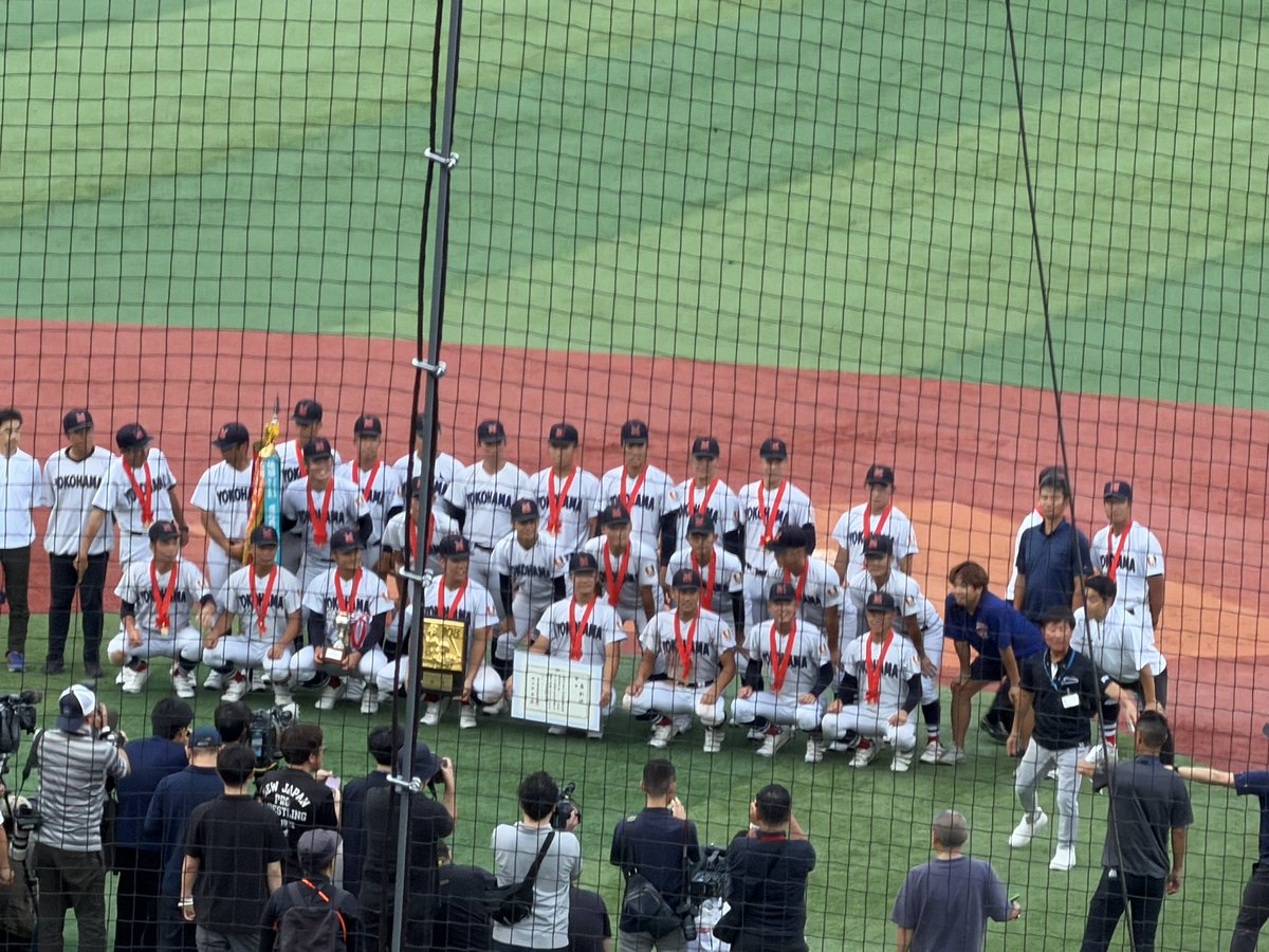 borosuke's tweet photo. 優勝記念撮影 https://t.co/MAYAwPO5gd