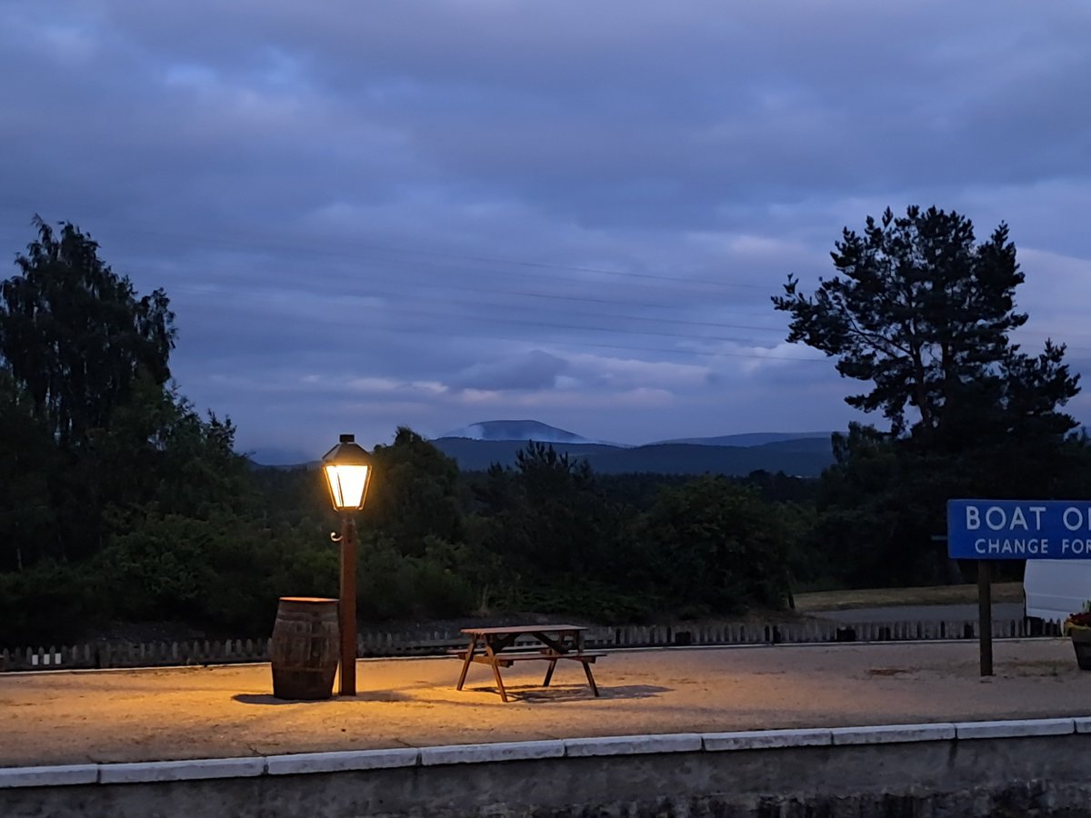 CB_cycles's tweet photo. Morning from the Scottish Highlands.
Full Scottish breakfast had & waiting on a train out of here (there's only 3 a day).
Pictures from a walk after dinner last night show the smoke from the Cairngorm wildfires in the background of my hotel #cycling #LEJOG #brokenbike https://t.co/yV1aArCoBZ