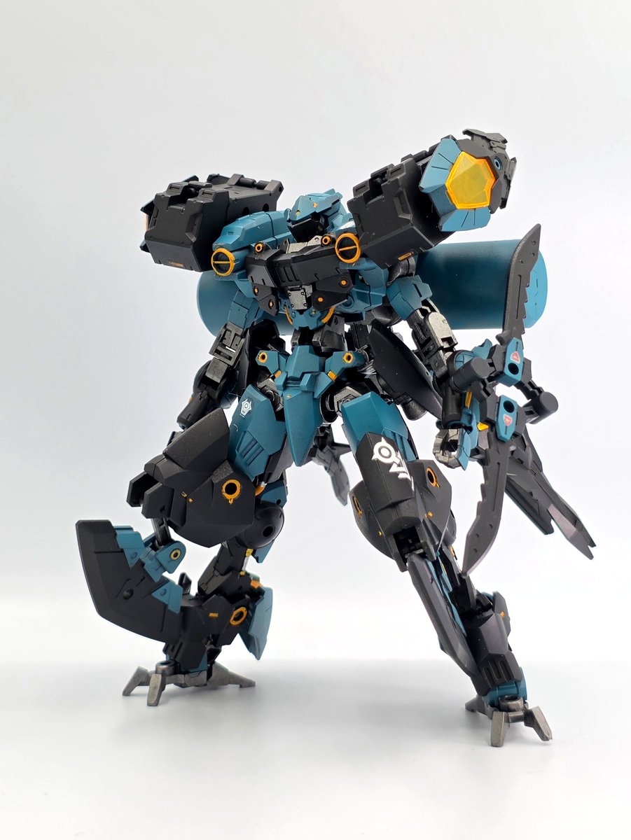 IGEL_Drei's tweet photo. ノヴァルヴ フェロークス
【1/3】
シュトゥルムヴォルフに配備されている強襲型ノヴァルヴ

高い推力と重装甲、各種武装による高い突破力を有し、エリアAでは敵防衛線を突破して部隊の進路確保に貢献した

#30MMBF
#30MMCM2026 https://t.co/yK1SEPfcLF
