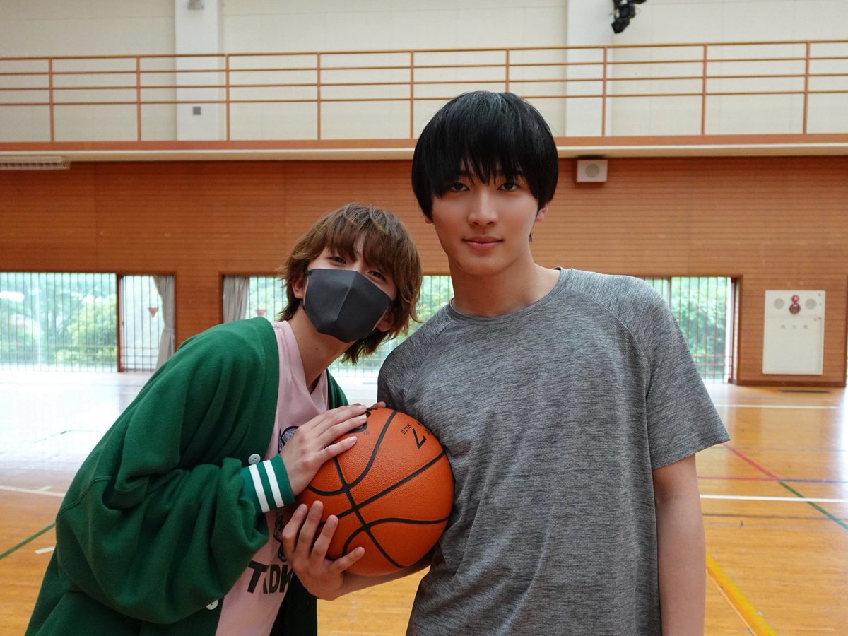 dramaphil_mbs's tweet photo. 『ちょっと待とうよ、春虎くん 』
8月13日(木)放送スタート🫧

📸⊹先出しオフショット🏀🧸
バスケ撮影中にパシャリ📸

𝐓𝐕𝐞𝐫お気に入り登録お願いします🤲
🔗https://t.co/84OEm4Yz6C

#ちょとら
#中川翼 #桜木雅哉(#原因は自分にある。) https://t.co/2Cbr6kpJAG