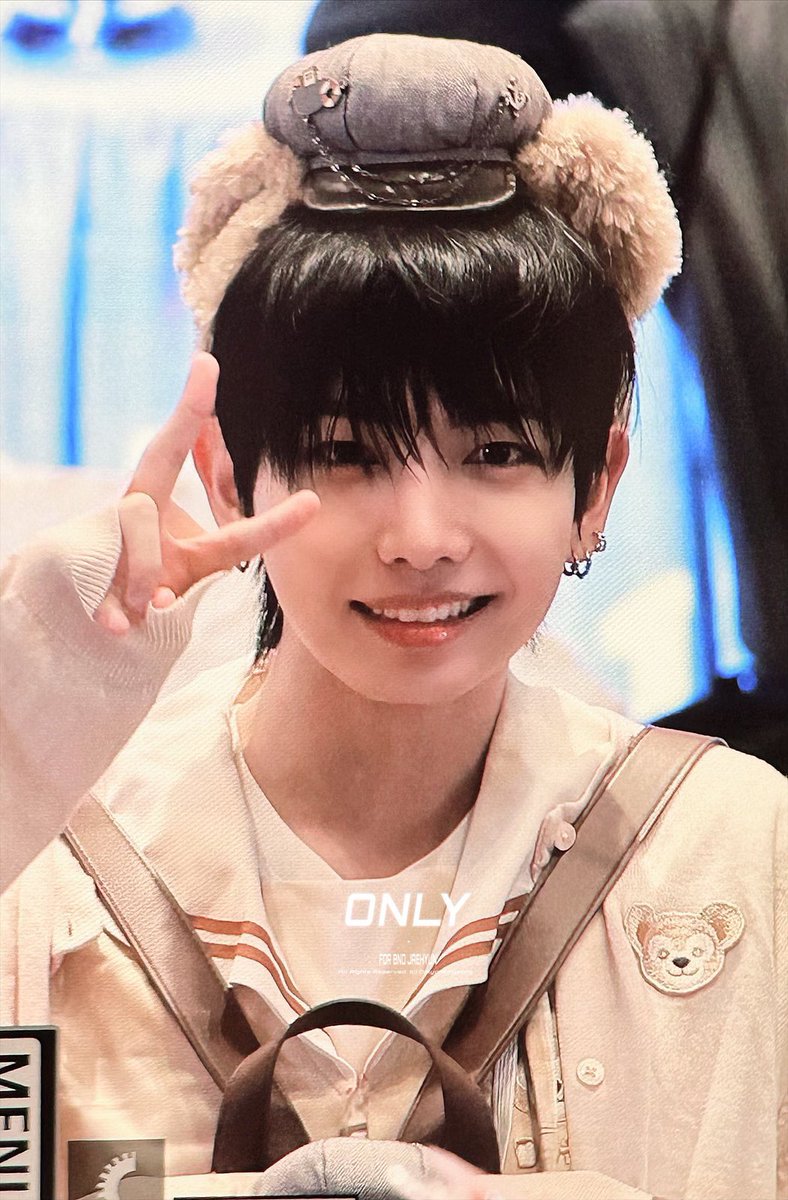 ringring__1022's tweet photo. 아 개잘생겼는데 개귀여워 https://t.co/j1htsiYLnB