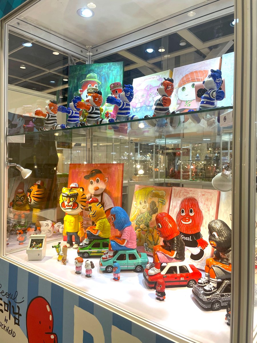 toysrevil's tweet photo. @_DUCKHEAD on display at Elefun Toy Show (July 24-28) with select pics from https://t.co/eSaOUfRhFD
Featured on #TOYSREVIL: https://t.co/H2e8fOvPOm
#Duckhead
#toynews
#toysblog https://t.co/BSXseiJz1E