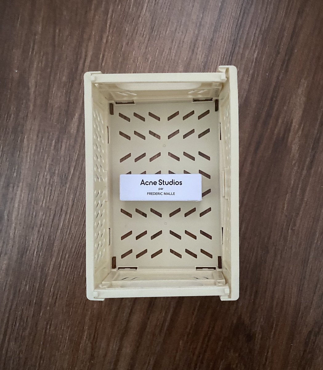 nctystore's tweet photo. READY STOCK Acne Studios x Frederic Malle sample 

💕Parfum dipakai Johnny Suh and giselle aespa

💰 120k (from 195k)
CUMA SISA 1pcs

100% original sample from the brand (not decant or share in jar ❌)

*kalo sold nnti PO with new price ya guys 🥹 https://t.co/FQTiR4uWKv