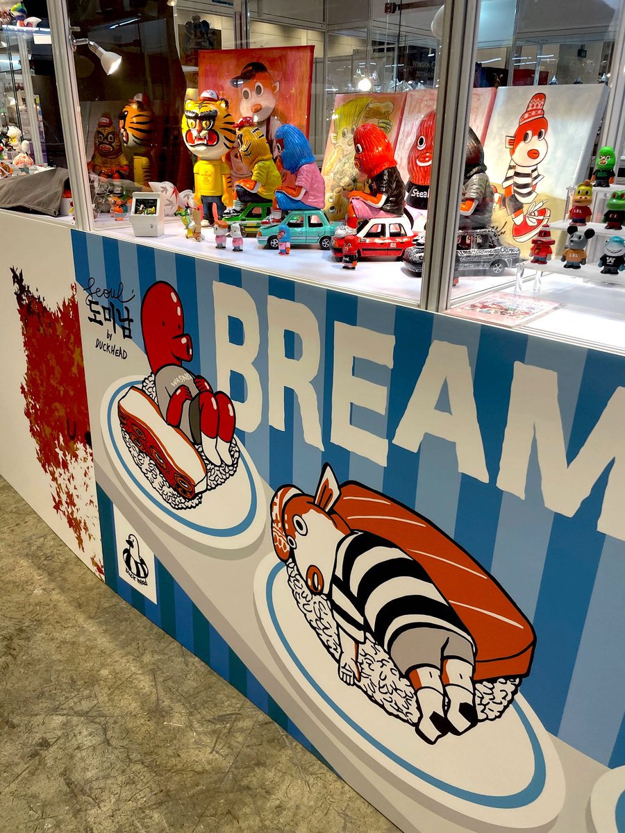 toysrevil's tweet photo. @_DUCKHEAD on display at Elefun Toy Show (July 24-28) with select pics from https://t.co/eSaOUfRhFD
Featured on #TOYSREVIL: https://t.co/H2e8fOvPOm
#Duckhead
#toynews
#toysblog https://t.co/CM4flekUNX
