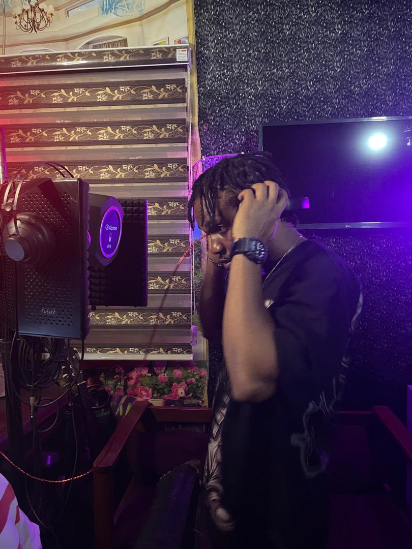 realBanfika's tweet photo. Never2Late2Quit Never Too Late To Quit (N2L2Q) ft. Sameboy Scalepen is OUT NOW. 🔥

Some things are worth leaving behind so you can move forward. This record is for anyone chasing something bigger.

🎧 Stream here:
https://t.co/3zXAkyLnbM https://t.co/9V77Pm39Eq