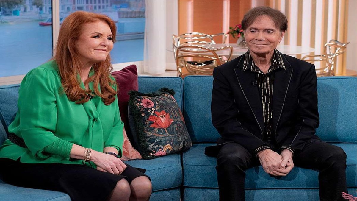 M_Steeples's tweet photo. Sarah Ferguson’s “Factum egregium” moment. Life could turn swell for old Fergaaaaaaay yet. A grifter has to grift and she’s clearly garnering herself yet more ill-gotten gains… And then she’ll blow the bloody lot. https://t.co/dTgbaCYVeB #SarahFerguson #DuchessOfYork #Filth #Scum