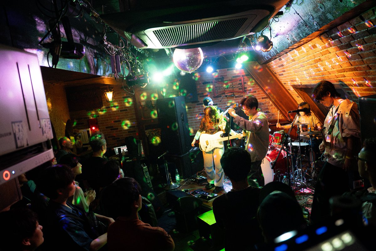 TYOplayground's tweet photo. TOKYO  PLAYGROUND nano#3📸

moe @moemoeqnqnqn 
土森太路 @tsu_305 
RESONIQ @resoniq_band 
The Meal Groove @the_meal_groove 

Photo by Arimu Iwamoto @arimu__iwamoto https://t.co/yYBdTJuIlA