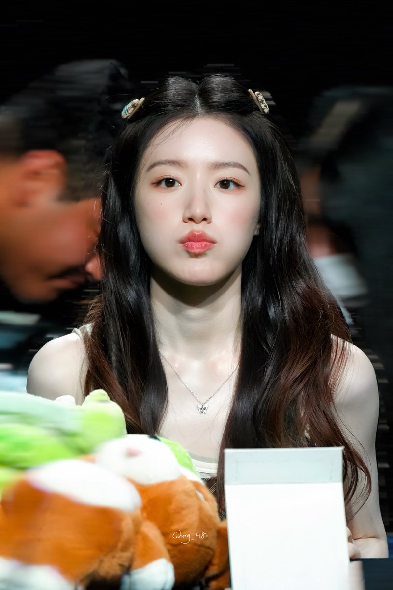 Ccheng_H8's tweet photo. 260726
귀여워🥰🤩
#슈화 #SHUHUA #舒華
#아이들 #idle https://t.co/e5tkewTI2m