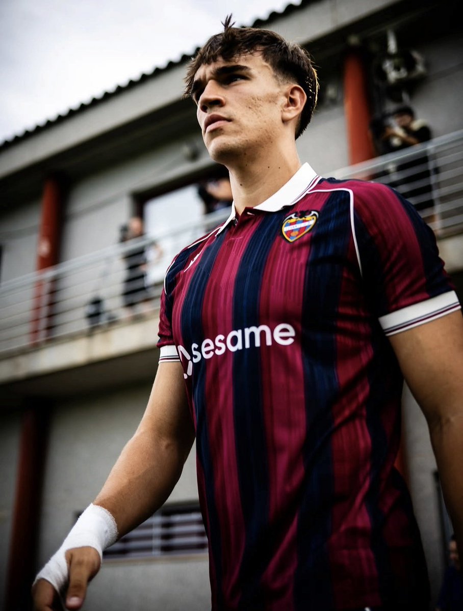 German_ml23's tweet photo. 🐸 INFO #LevanteUD

‼️ Noticia.

💣 En las últimas horas un club ha mostrado su predisposición a PAGAR LA CLÁUSULA DE CARLOS ESPÍ.

✅️ Es una opción que gusta al jugador, de ahí que NO haya ido convocado para el partido de hoy ante el Al Qadisiya.

🔥 Situación MUY CALIENTE. https://t.co/bxDNVOoZlq