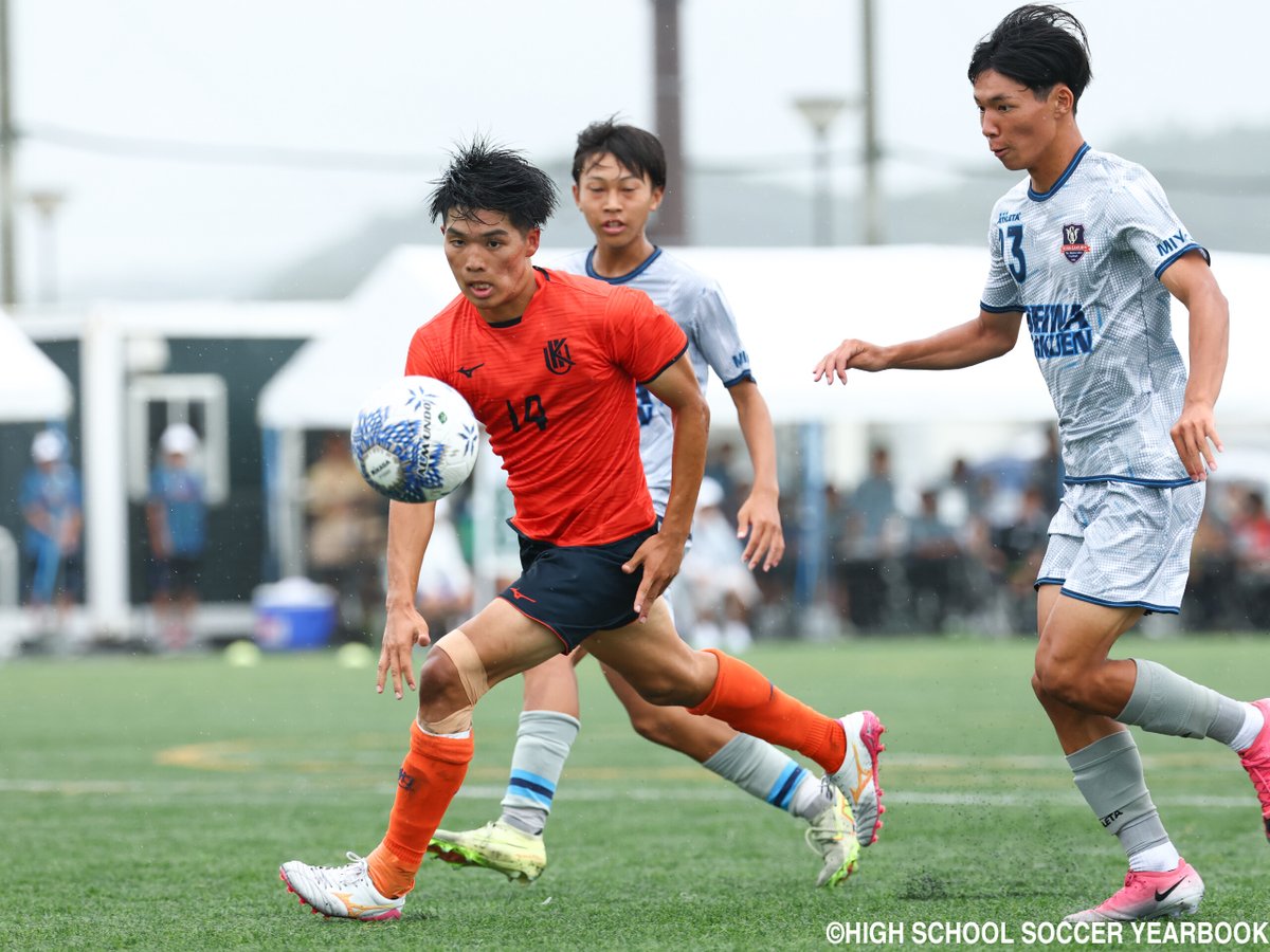 gekisaka's tweet photo. 【写真特集】[総体]2年生MF阿部暢治が決勝ゴール! 九州国際大付、聖和学園を破って13年ぶり3回戦へ(8枚)

https://t.co/O2vO2zik9y

#高校サッカー #インターハイ #高校総体 #ゲキサカ https://t.co/dVgT83L8Ig
