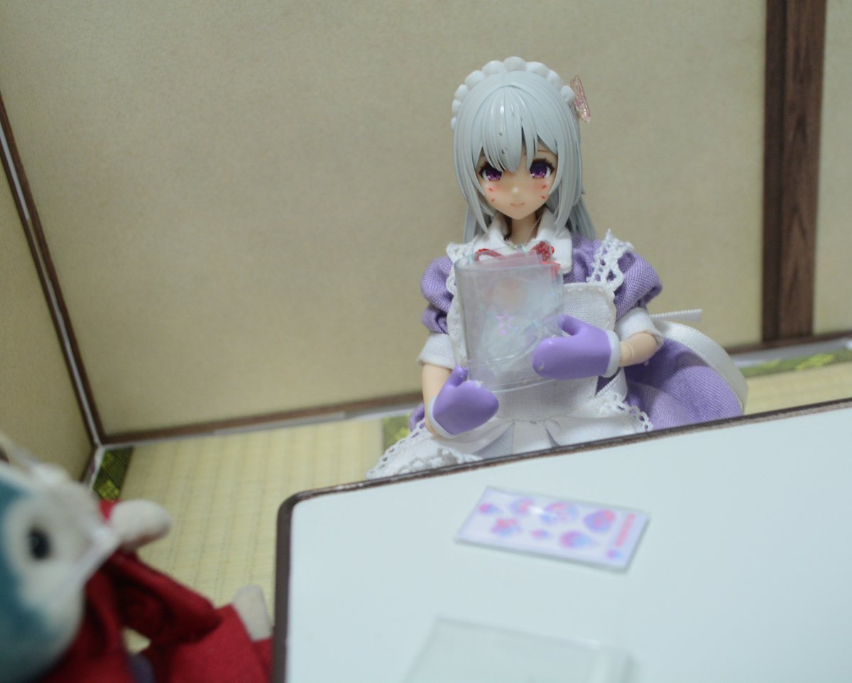 rmiyab's tweet photo. 「シール交換楽しいのに(｡･ω･)(･ω･｡)ﾈｰ」
実際に台紙から剥がせてシール帳に貼れる、このミニチュはしゅごい(o・ω・) https://t.co/R4DlAbRqrB