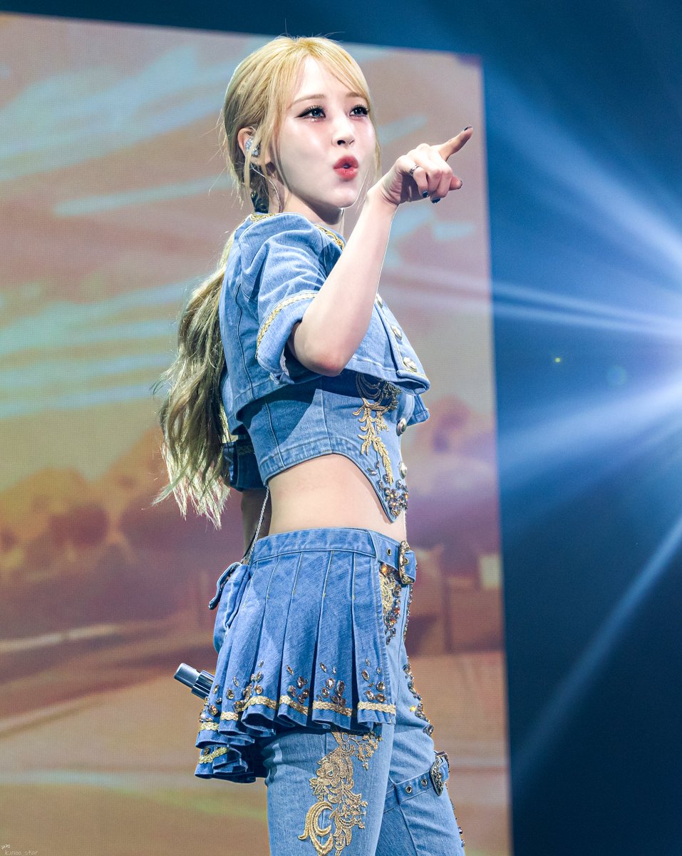 k_moo_star's tweet photo. [ Moonbyul 문별🐹 ]                                     
260621 마마무 WORLD TOUR [4WARD] IN SEOUL D3(2)  

#마마무 #MAMAMOO #문별 #MoonByul #ムンビョル https://t.co/L8gYAzQ0KI