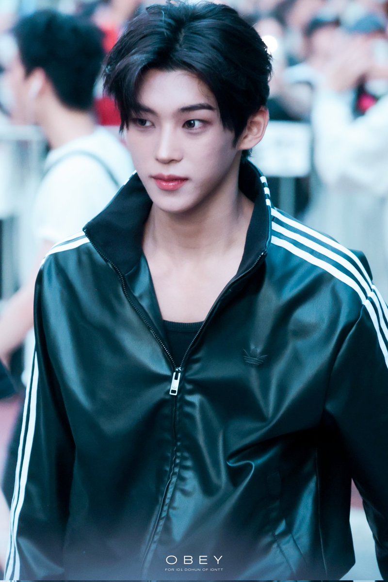 Ooobey_'s tweet photo. 260724 KBS 뮤뱅

그래도 넌 내꺼⌒⌒ㅎㅎ
#도훈 #김도훈 #KIMDOHUN  #DOHUN
#idntt #아이덴티티 #unevermet #id1 https://t.co/4ZCjlpDqv7