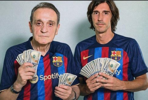 RMadridDatos's tweet photo. Buenos días. Hoy es domingo 26 de julio y es el día de los abuelos (podéis felicitarme) pero hay que recordar que un club pagó millones de euros al vicepresidente de los árbitros para adulterar la competición Y AÚN NO HA PASADO NADA. Que no se olvide. https://t.co/uUe7CGrLYP