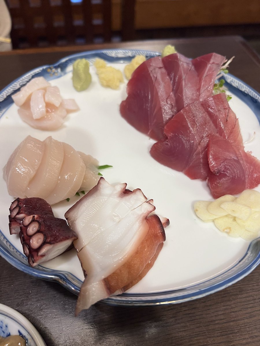 pinokoarare's tweet photo. 今日は蕎麦屋で軽〜く https://t.co/xTvHTGxVXH