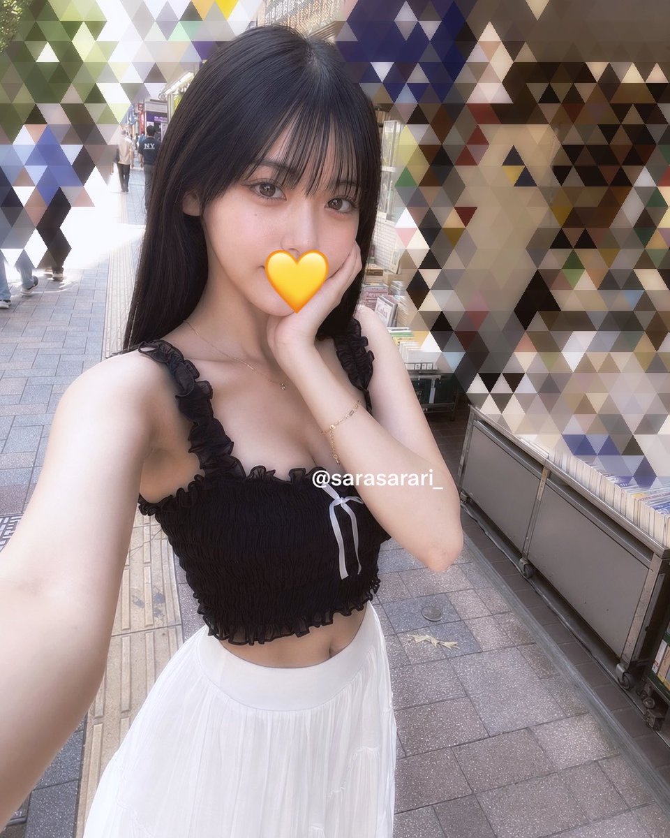 sarasarari_'s tweet photo. 今日着たのはこの服でした💛
大学とかバイトにも着ていけないからお休みの日に着たかったの🥹

似合ってるかな？？ https://t.co/hp1yfqPprP
