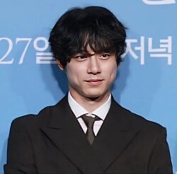 marubishi_real's tweet photo. 信頼できない商社マン
・イケメン塩顔マッシュ
・恵比寿青山広尾住み
・28歳独身彼女持ち
・欧米トレーニー経験
・TOEIC 930点

信頼できる商社マン
・濃顔デコ出しマッチョ
・門仲八丁堀湯島住み
・34歳バツイチ
・南米アフリカ駐在経験
・TOEFL 100点 https://t.co/Tcl6Ij9Y16