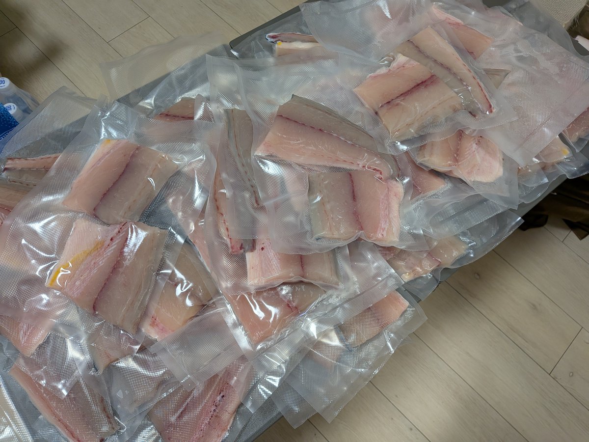 python8810's tweet photo. 今日からサワラ食いまくります https://t.co/bgovVpJvev