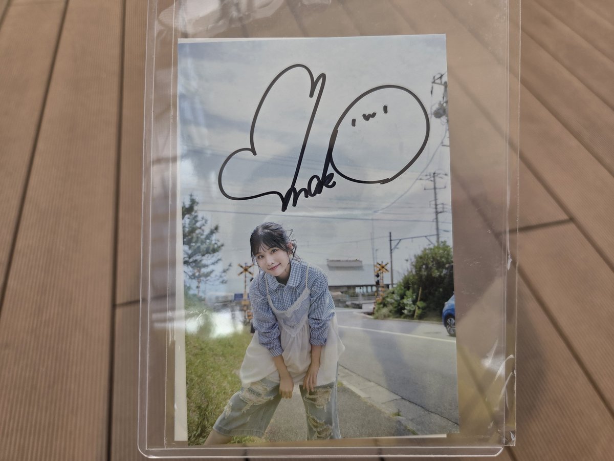 darakebu's tweet photo. #青の足跡
リリース記念フリーライブ@兵庫

まさかの「ココロの糸」サプライズ披露！
しっとりしたバラード曲で暑さも忘れてじっくり聴き入ってしまった…
なこちゃんの優しい歌声と調和して、噛み締めて聴きたくなる素敵な楽曲✨️
2日間楽しい時間をありがとうございました！！ https://t.co/Q4hKPBI0E4