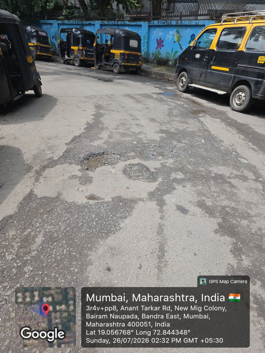 activebandra's tweet photo. @mybmc @mybmcWardHE roads are beyond bad. Every ride feels like off-roading. Fix the roads before they cause another accident. 🚧
@mid_day @gallinews @zkkanews
@F3NewsOfficial
#Ward96 #Mumbai #RoadSafety https://t.co/0tnEFTRY4V