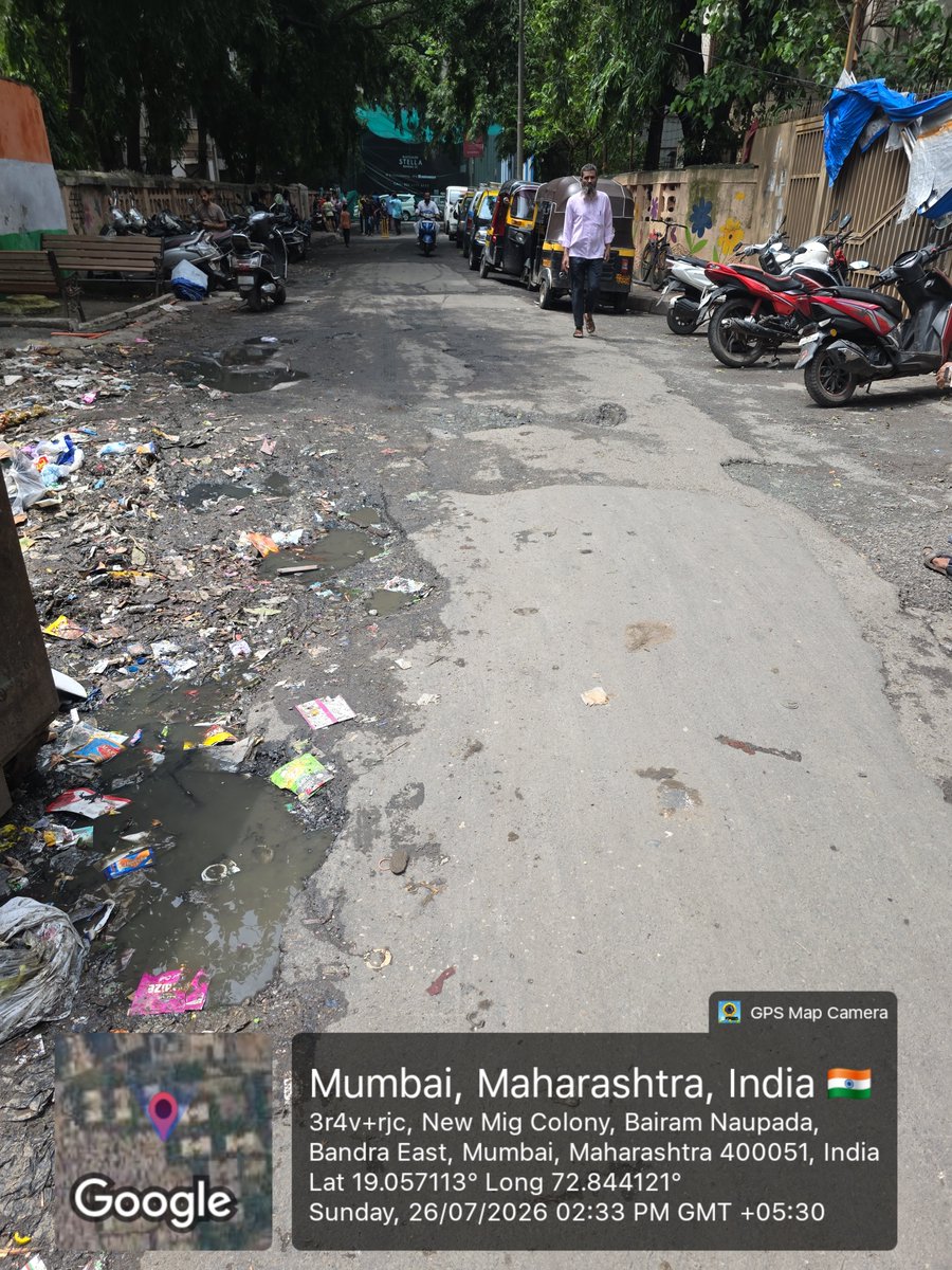 activebandra's tweet photo. @mybmc @mybmcWardHE roads are beyond bad. Every ride feels like off-roading. Fix the roads before they cause another accident. 🚧
@mid_day @gallinews @zkkanews
@F3NewsOfficial
#Ward96 #Mumbai #RoadSafety https://t.co/0tnEFTRY4V