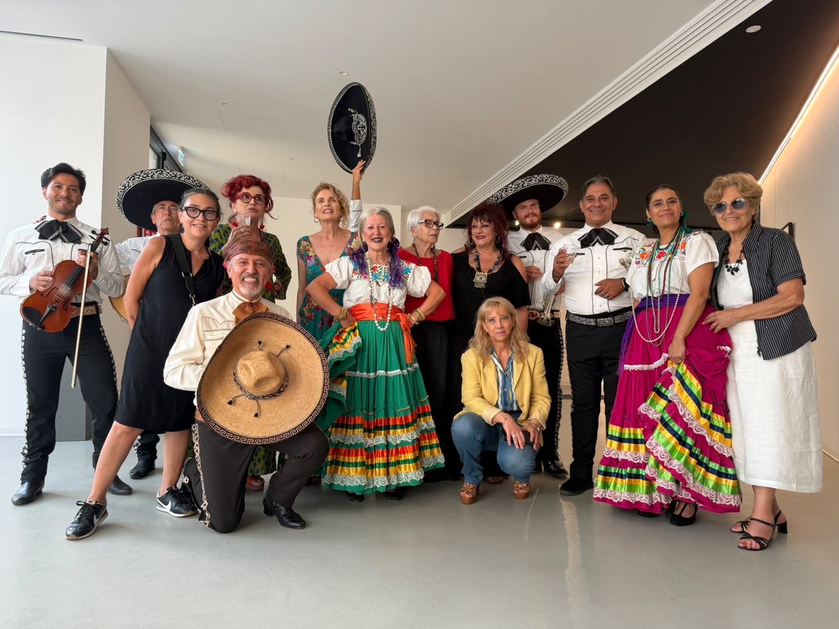 EmbaMexIta's tweet photo. La Direttrice dell'Istituto Culturale del Messico, Mónica de la Mora, ha inaugurato a Grottaferrata una straordinaria mostra dedicata al genio di Tina Modotti. 
Un'opera fotografica pionieristica, capace di fondere avanguardia estetica, realismo e profonda sensibilità sociale.
🧵 https://t.co/r22W0Lov5W