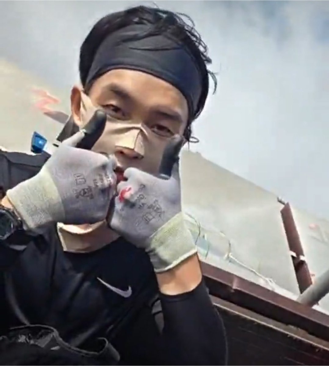 yeopmeng's tweet photo. Gweh males bngt sama masker ini 😭 https://t.co/lTPkznaVFJ