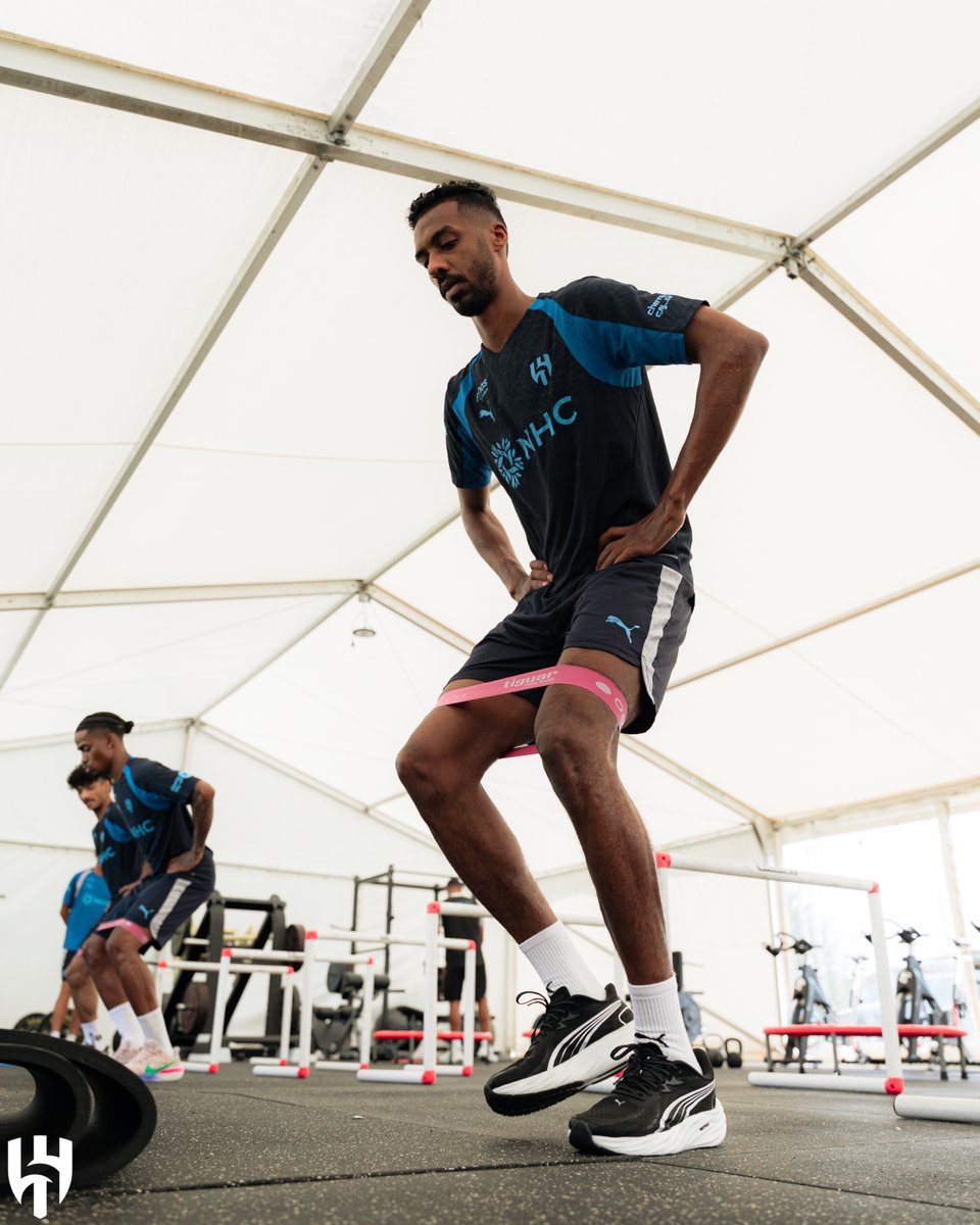 Alhilal_FC's tweet photo. 🏕️ معسكر "النمسا" 
🗓️ اليوم الثاني عشر 
🏋️‍♂️ التدريب الصباحي https://t.co/EQwROGKa5L