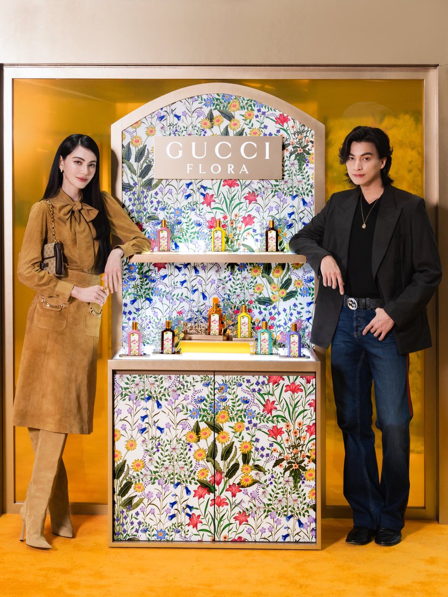 tb_entofficial's tweet photo. กลัฟ คณาวุฒิ แบรนด์แอมบาสเดอร์ของ Gucci เข้าร่วมงานเปิดตัวน้ำหอม Gucci Flora Gorgeous Orchid Intense ณ Hall of Fame ชั้น M สยามพารากอน ที่ทุกคนสามารถตามมาสัมผัสกลิ่นหอมได้แล้ววันนี้ - 3 สิงหาคม 2026

GULF GUCCI FLORA PARAGON
#GucciBeautyxGulf
#GulfKanawut https://t.co/pC6gjWBHNA