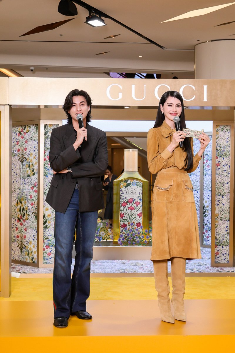 tb_entofficial's tweet photo. กลัฟ คณาวุฒิ แบรนด์แอมบาสเดอร์ของ Gucci เข้าร่วมงานเปิดตัวน้ำหอม Gucci Flora Gorgeous Orchid Intense ณ Hall of Fame ชั้น M สยามพารากอน ที่ทุกคนสามารถตามมาสัมผัสกลิ่นหอมได้แล้ววันนี้ - 3 สิงหาคม 2026

GULF GUCCI FLORA PARAGON
#GucciBeautyxGulf
#GulfKanawut https://t.co/pC6gjWBHNA