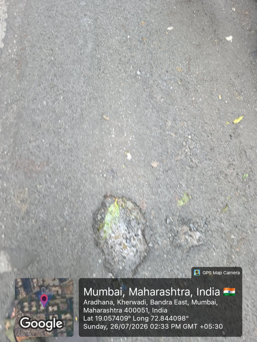 activebandra's tweet photo. @mybmc @mybmcWardHE roads are beyond bad. Every ride feels like off-roading. Fix the roads before they cause another accident. 🚧
@mid_day @gallinews @zkkanews
@F3NewsOfficial
#Ward96 #Mumbai #RoadSafety https://t.co/0tnEFTRY4V