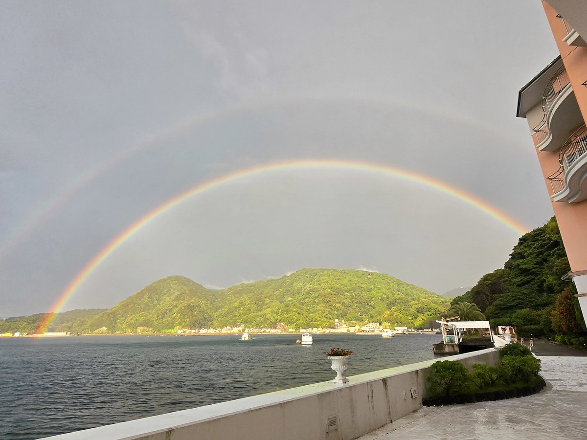 awashima_hotel's tweet photo. 淡島に虹がかかりました！🌈

#淡島ホテル #沼津 https://t.co/S02y5yCpxD