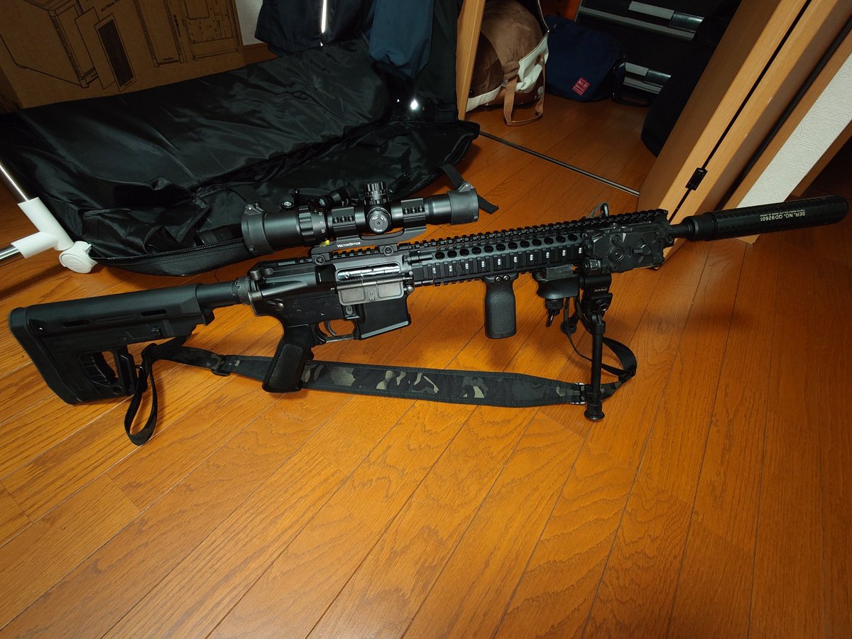 Acacia_Youtube's tweet photo. 自慢の愛銃M4 SOPMODカスタム
外観から内部までカスタムしてます！
やっぱ長いは正義なり⸜( ᐛ )⸝
実用性より魅せる！！

あとは欲を言えば次世代用のM4の
ショートマグが欲しいな…
スプリング式の(´Д｀)

#M4
#M4SOPMOD 
#ミリタリー 
#エアガン https://t.co/kZ3mlKVrVw