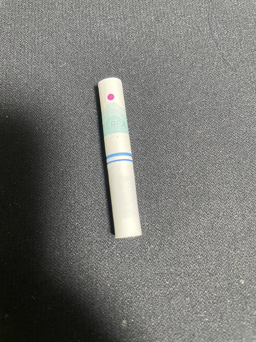ASIANHOPE_034's tweet photo. オアシスパール買ったら青い線書いてあるんだけどデザイン変わった？ https://t.co/rDfHGKxzCM
