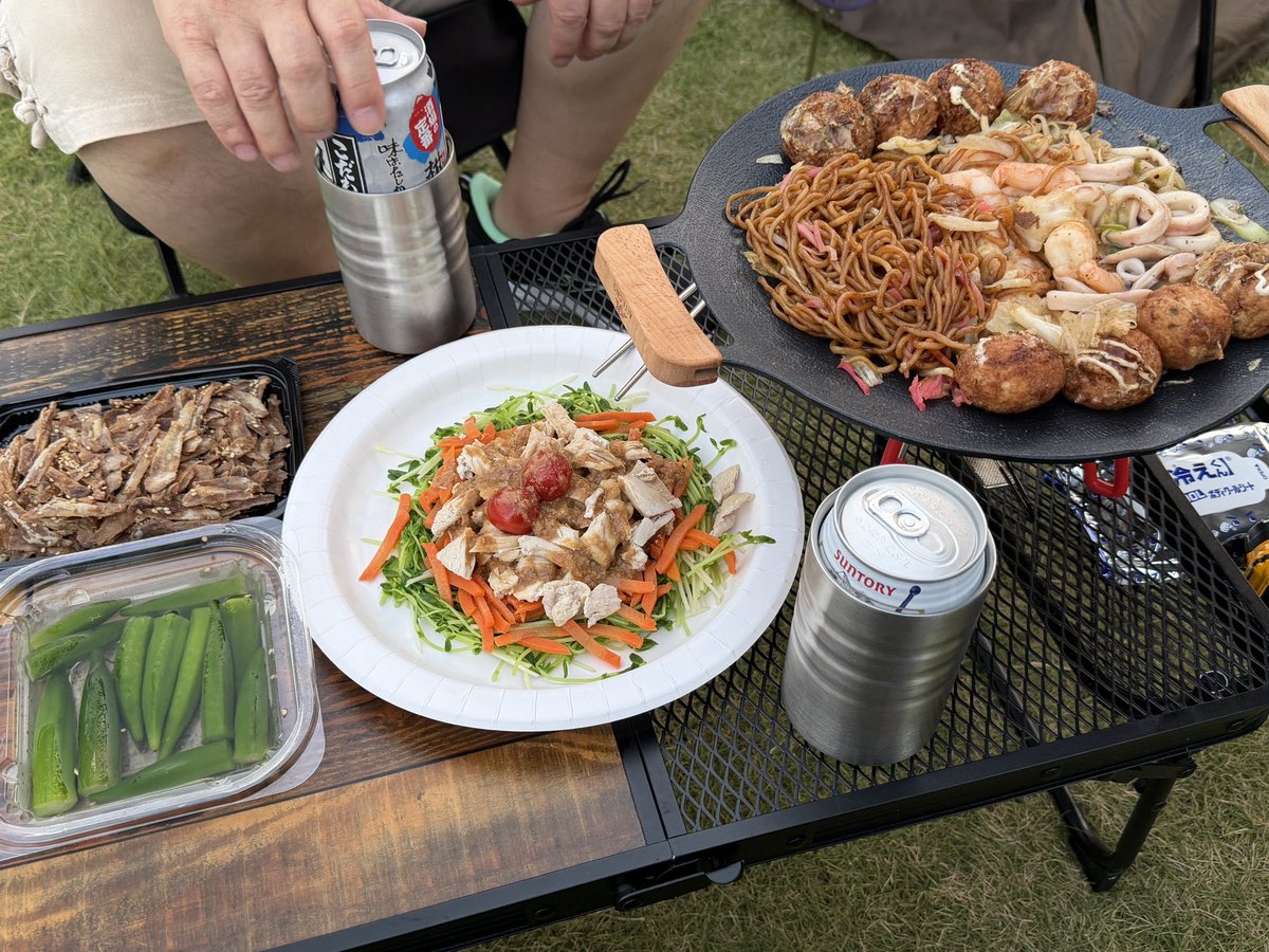 carbuncle_choco's tweet photo. キャンプ飯の後は待望の花火大会！
サイトから眺める花火、最高でした。
大満足の一日✨️
来年も絶対ここ！笑

朝は早めの7時にお片づけ完了。お陰で雨に降られる前に撤収できました。
帰りはすごい雨だった☔️

＃糸魚川
＃おうみ祭り
＃須沢オートキャンプ場 https://t.co/019Nq7fKhS
