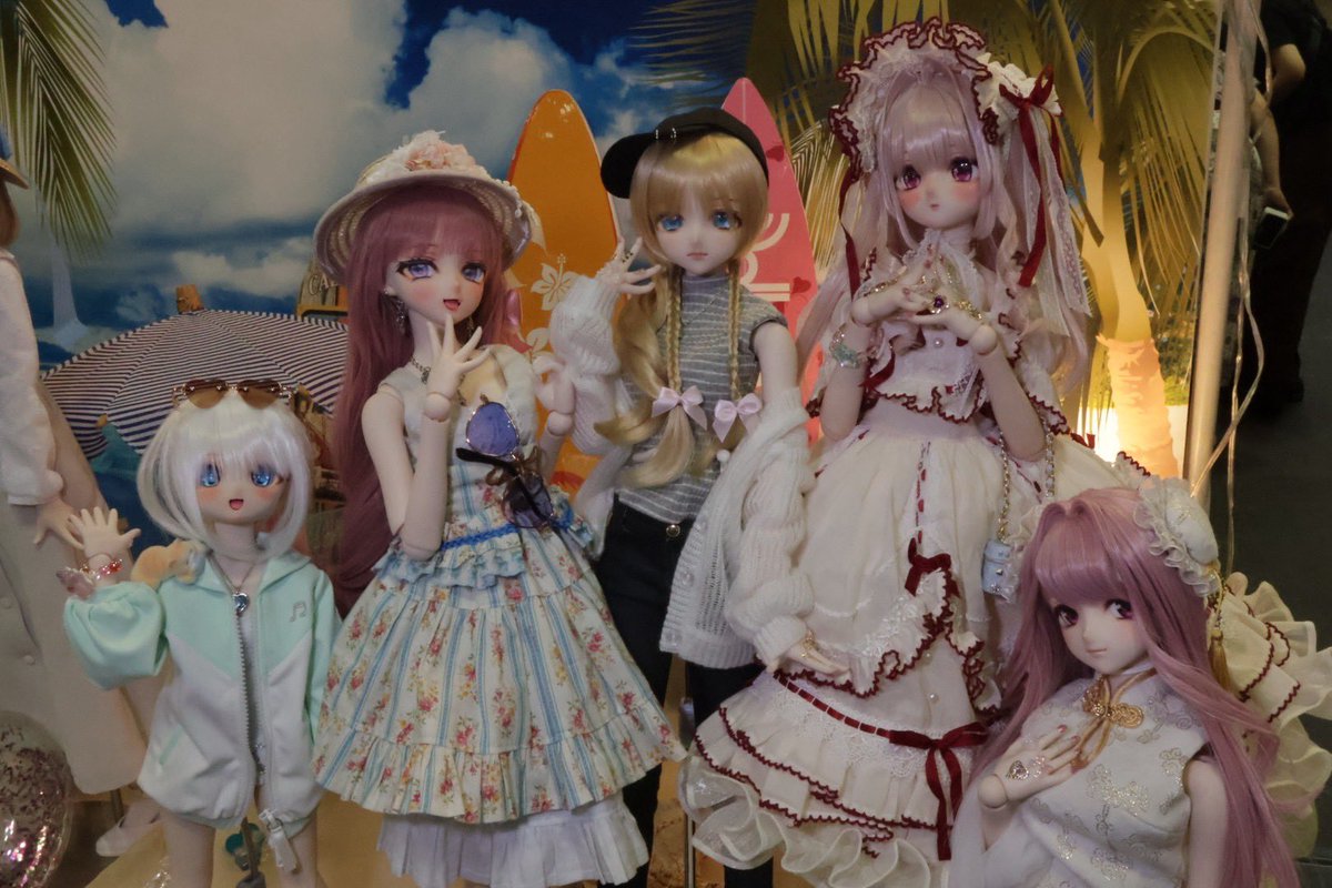 nattsun_Doll's tweet photo. コレクションブースお借りして撮影会📸
こういうブースで撮りたかったので撮影出来て良かった(*^_^*)
皆さん楽しそうで何より☺️✨️

いつかはうちのこ全員連れて来たさあるなぁ…🤔
 #うちのこかわいい
 #よそのこかわいい https://t.co/P7U0m5vM8D