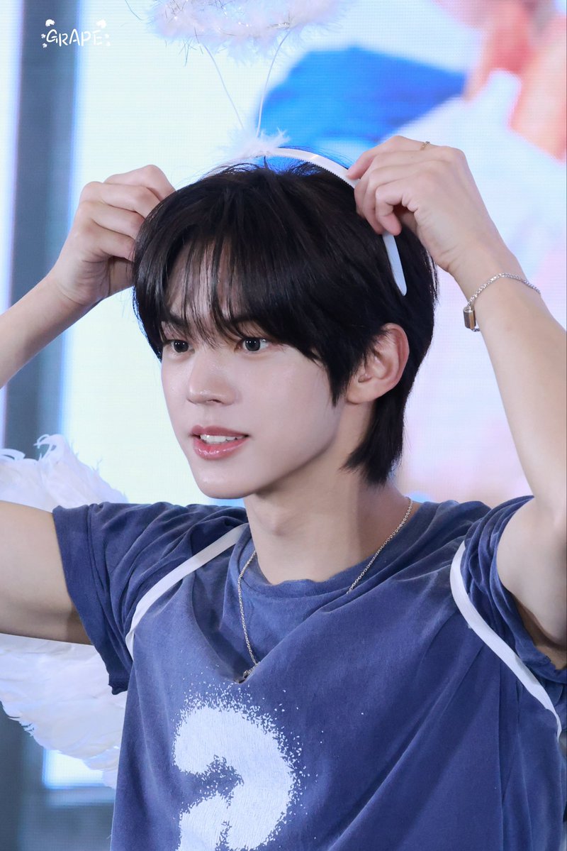 GRAPE_0130's tweet photo. 260726

애기천사👼

#투어스 #도훈 #TWS #DOHOON https://t.co/d2fqO3YdSw