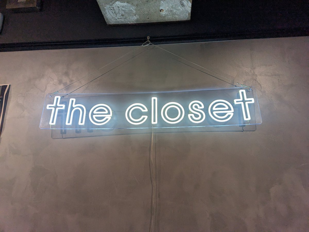 sa06010701's tweet photo. the closetノベルティお渡し会行ってきた🎉
今日も可愛いありぴー😍
やっと小学校から行ってる事を伝えられて良かった〜✨
明日も行きますねーって伝えてバイバイしました☺���
夏バテには気をつけて…って言ってくれたけど、ありぴーの方が気をつけてほしい💦
その優しさが好き💕

#有村竜太朗 https://t.co/D3REFcJc9h