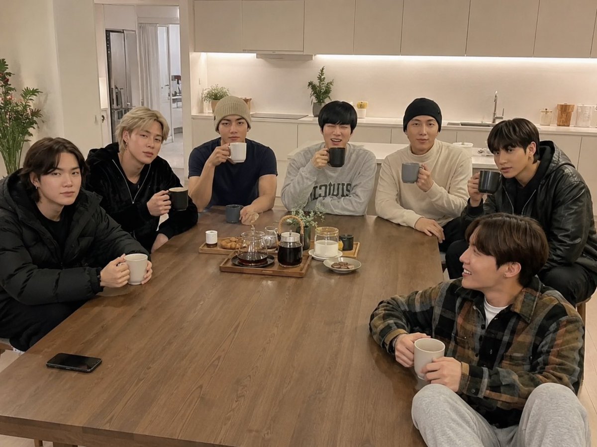 realsuga001's tweet photo. Happy Sunday everyone  join us let have coffee together ❤️ https://t.co/SIoM42dWaj