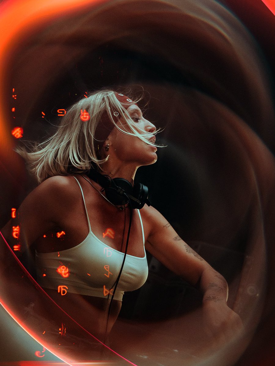 Tomorrowland tweet media