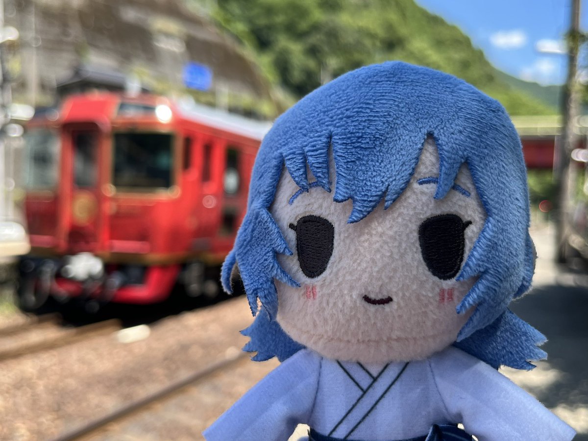 iitabisitaina's tweet photo. 帰りは大歩危から観光列車に乗車。
お酒を呑みつつ、景色を楽しんでいたらあっという間に3時間が経ってしまった…

昨日、別の列車で案内してくれたアテンダントの方が覚えてくれていて声をかけてもらえたのが嬉しかったなぁ〜
こんなことってあるんだ…

#ざつ旅 #ぬいヶ森さん https://t.co/k8QiOHz4Uy