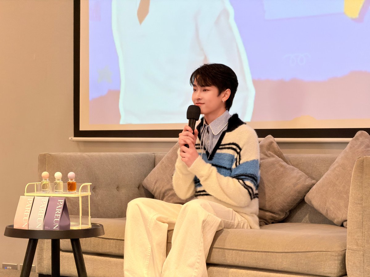 DomundiTV's tweet photo. ขอขอบคุณ @pareunofficial ที่ให้เกียรติ “เวฟ” @waavetnp ได้มาร่วมกิจกรรมในวันนี้นะคะ 🥰

ขอขอบคุณแฟน ๆ ทุกคนที่มาเจอกัน รวมถึงแฟน ๆ ที่ส่งกำลังใจมาให้เวฟด้วยนะคะ 🫶🏻✨️

#PAREUNxWAVE https://t.co/BV1RzSUB2D