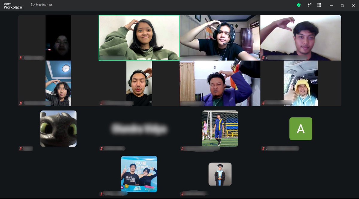YokinachiaID's tweet photo. Yey selesai sudah video call bulan ini 😆🎉 Terima kasih banyak ya sudah meramaikan wr nachia 😼🌹Bulan depan harus bertemu lagi loh yaa ‼️

 Gimana gimana, seru ngga tadii?? spill dongg #ChiaCall-nya! https://t.co/tzQomlDrob